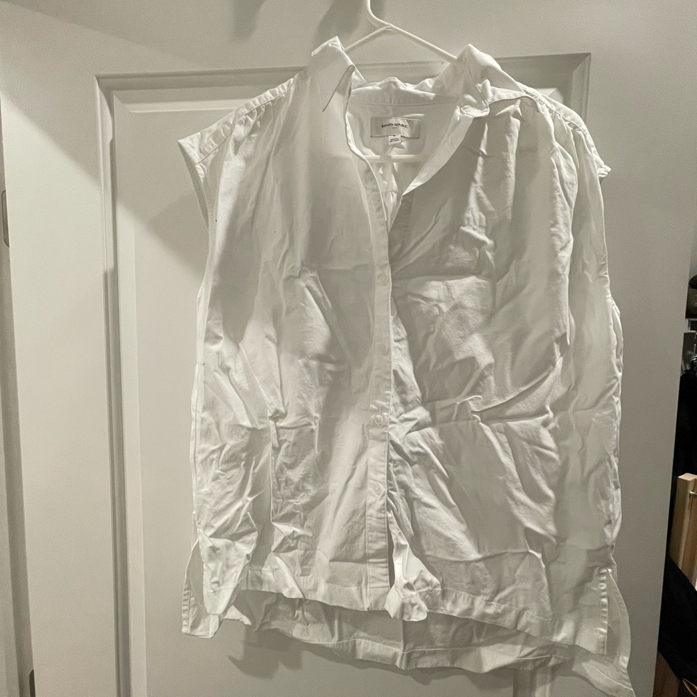 Banana Republic White Button-Down Shirt